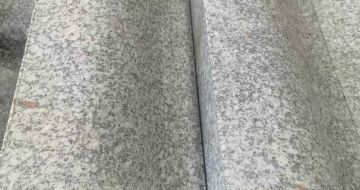 朝阳芙蓉白S型拉丝面路沿石