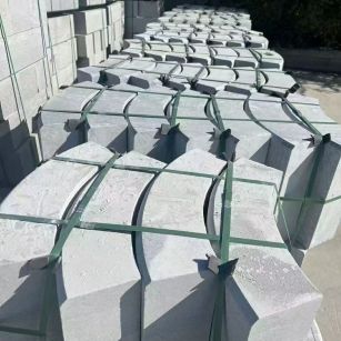 朝阳 芝麻灰弧形路沿石