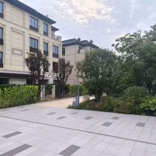 朝阳 芝麻白与芝麻白搭配铺装，尺寸1200*600