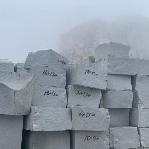 朝阳芝麻白花岗石