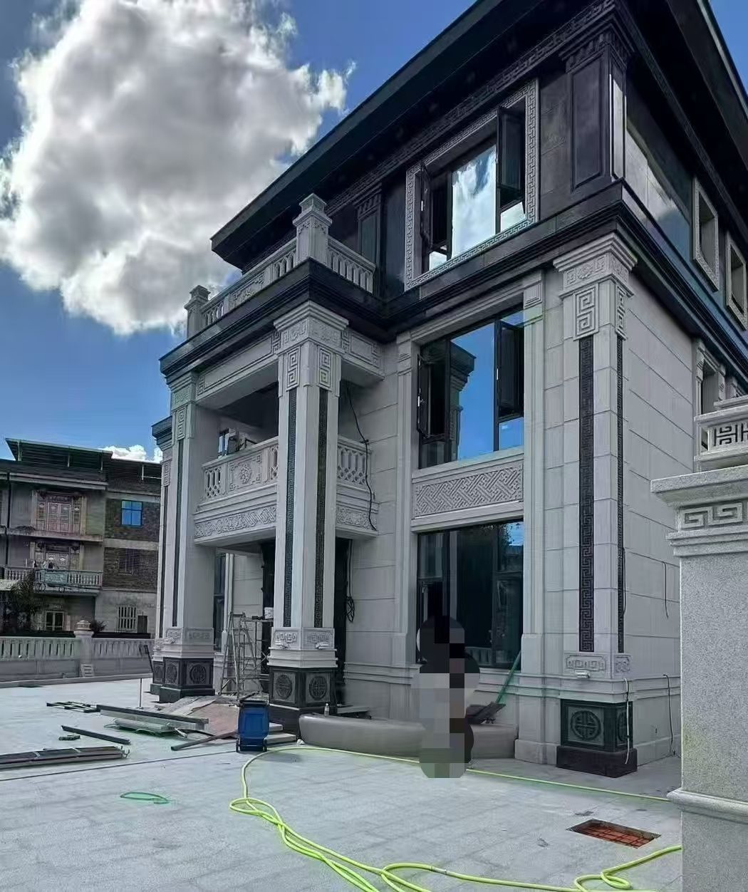 朝阳 别墅干挂，芝麻白与芝麻黑完美配合