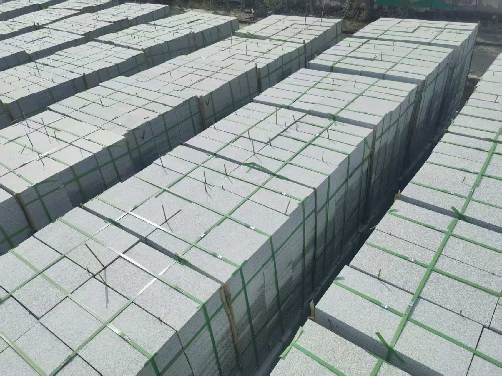 朝阳 芝麻白1.8公分火烧300*600地铺，清仓大甩卖