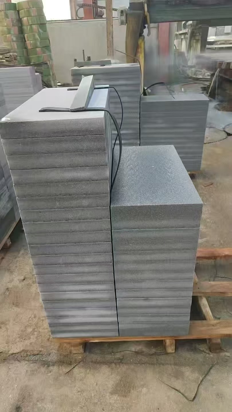 朝阳 芝麻灰火烧面300*600*50地铺石材